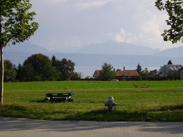 Vue de dehors (porte dans le dos)